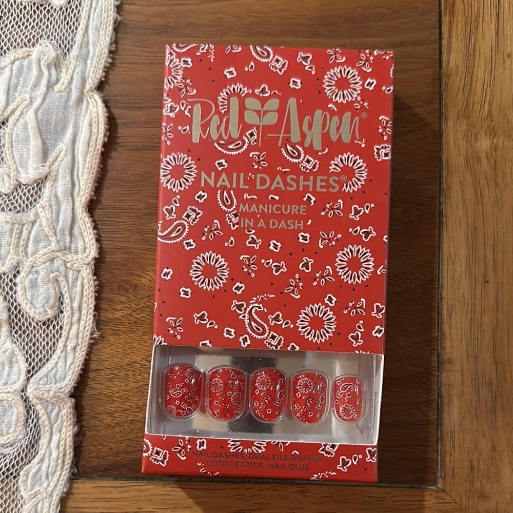 Red Aspen Nail Dashes - Red Bandana Design
